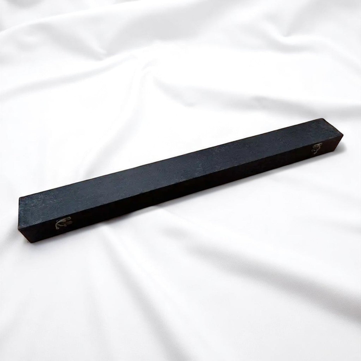 Matte Black Katana Gift Box – Glossy Pattern Finish